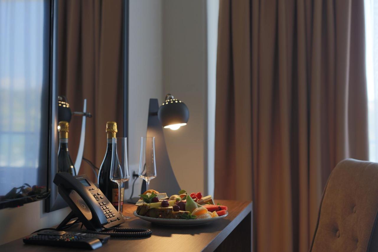 Glorius Hotel Veles Bagian luar foto